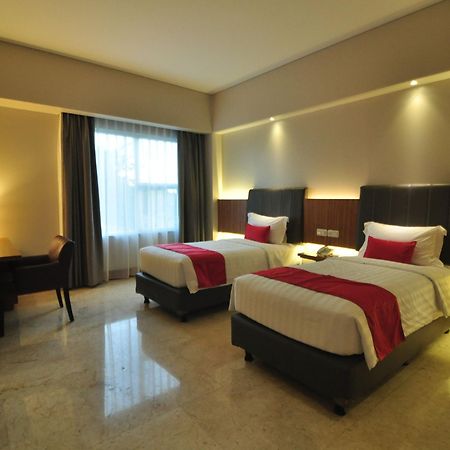 Demelia Hotel マカッサル エクステリア 写真
