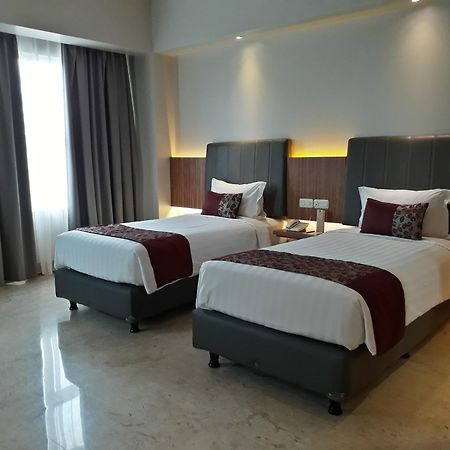 Demelia Hotel マカッサル エクステリア 写真