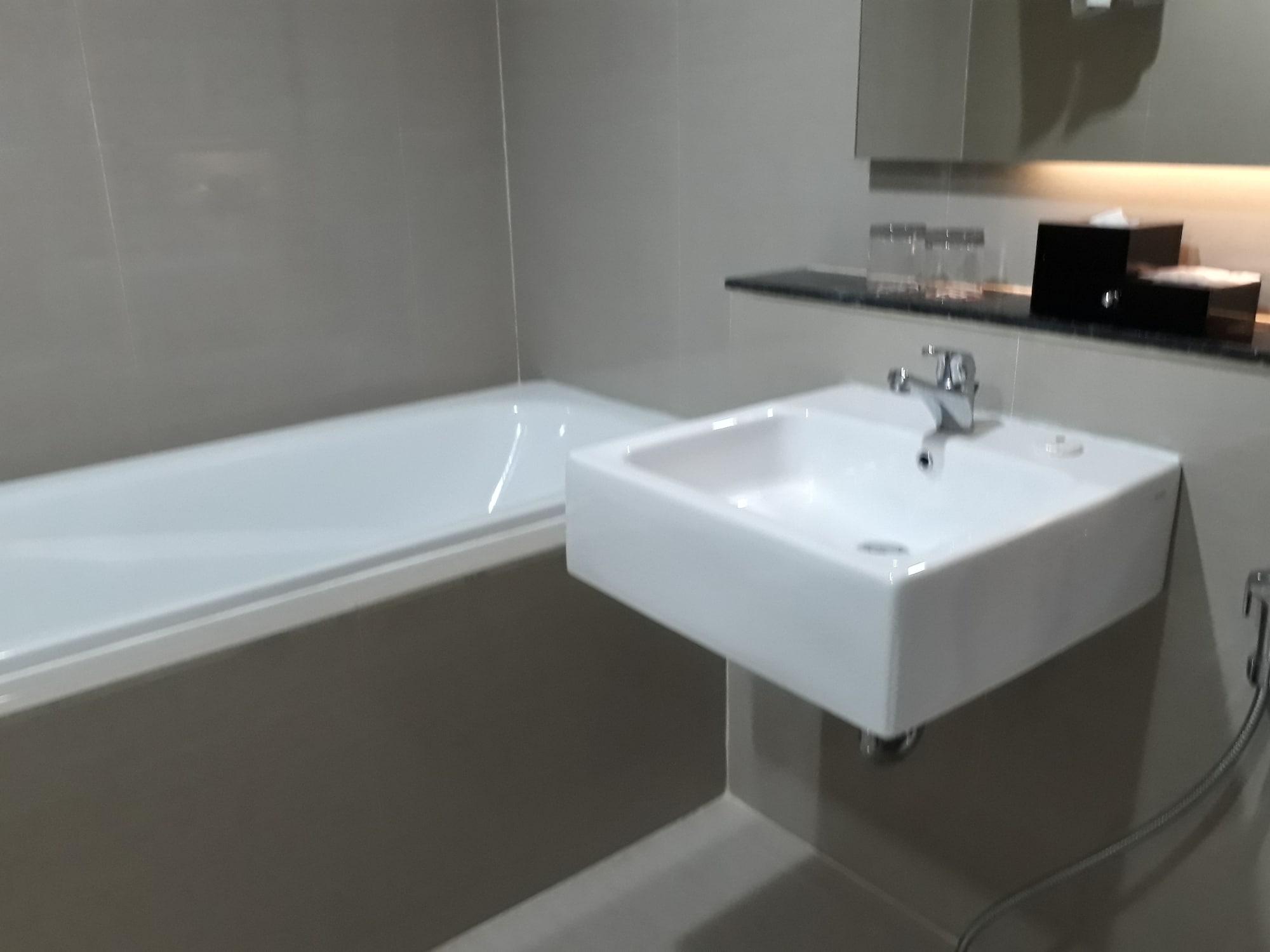 Demelia Hotel マカッサル エクステリア 写真