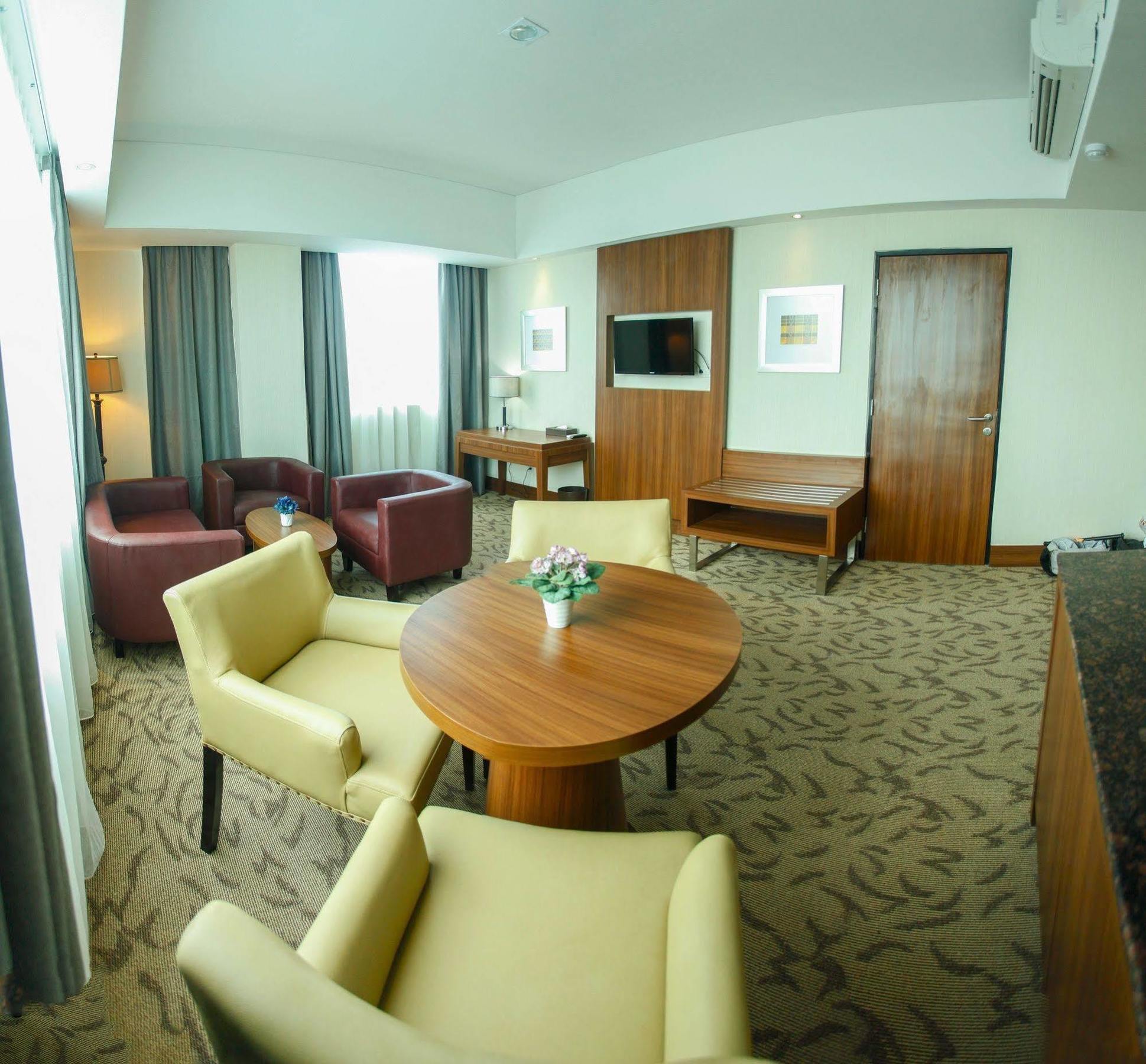 Demelia Hotel マカッサル エクステリア 写真